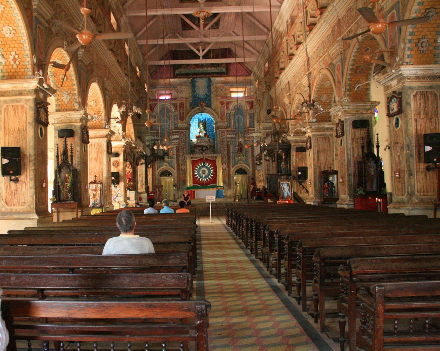 Santa Cruz Basilica Kochi Transpotation